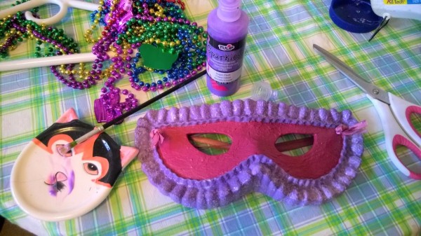Mardi Gras Mask Door Hanging - supplies
