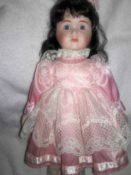 Finding the Value of Porcelain Dolls