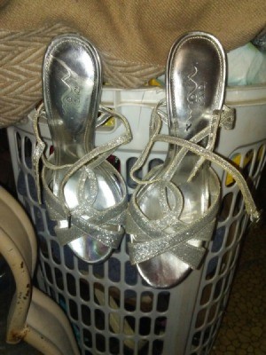Hang Shoes on Round Laundry Basket