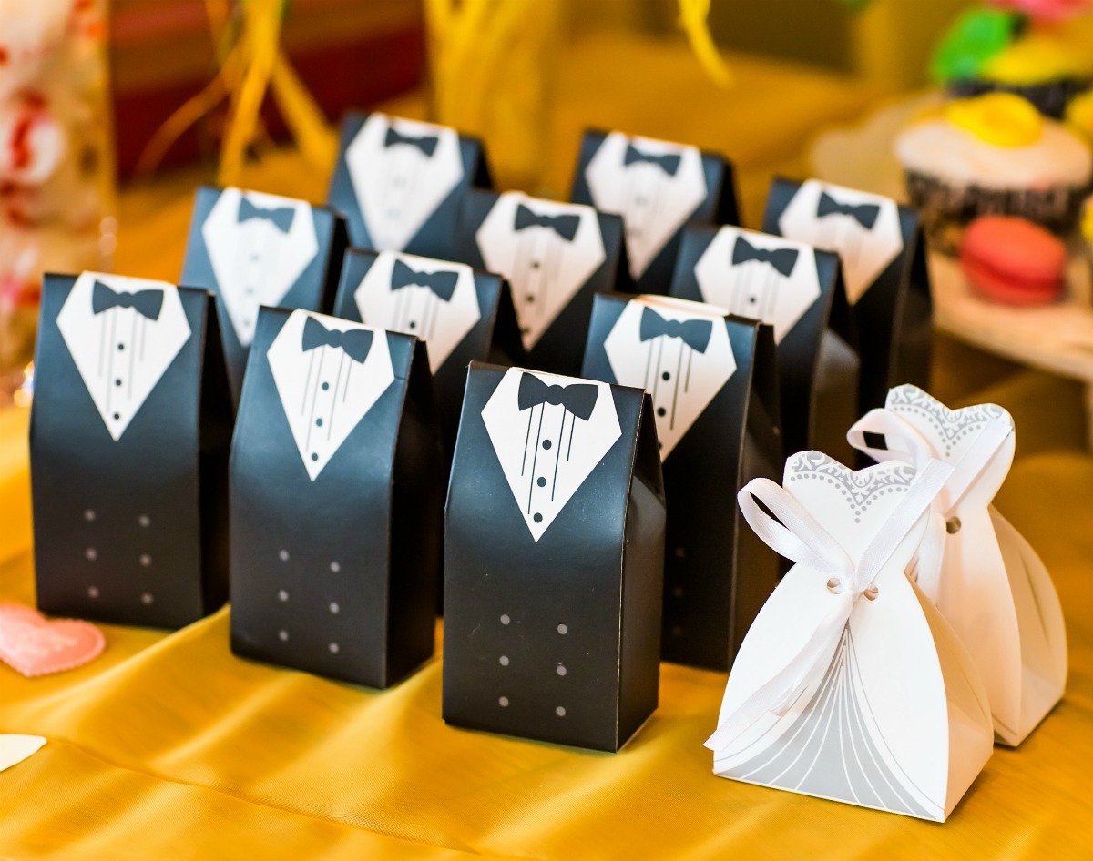24 Wedding Welcome Bags and Favors Your Guests Will Love