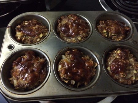 baked mini meatloaves