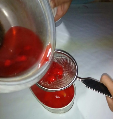 straining gelatine mixture
