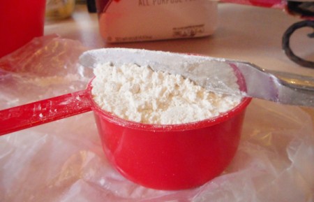 flour in cup