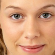 woman with groomed eyebrows