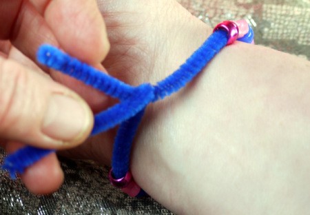 Pipe Cleaner Bracelets - twist pipe cleaner around wrist