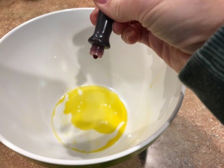 Homemade Bath Bombs - add food coloring