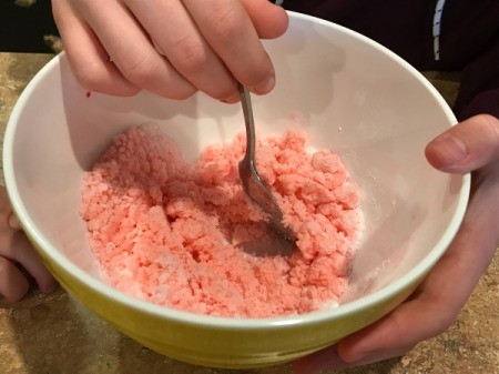 Homemade Bath Bombs - mix well