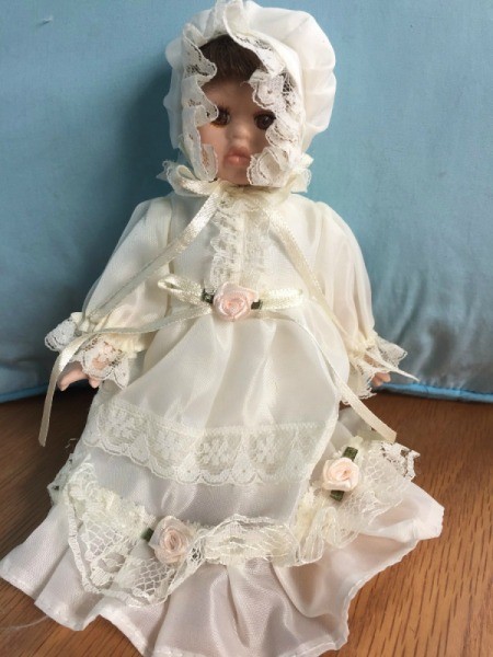 Identifying Porcelain Dolls