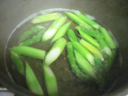 blanching asparagus