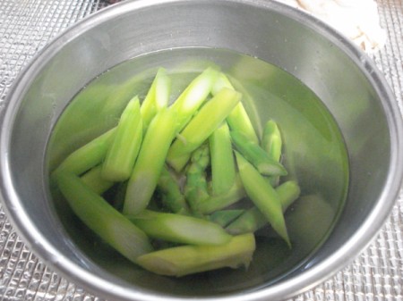 blanching asparagus