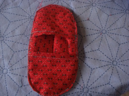 Pot Holders from Shoulder Pads - finished pot holder with finger pockets