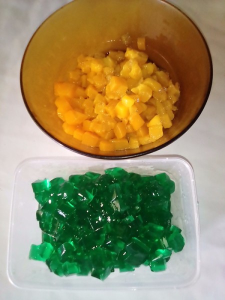 Mango Gelatin Dessert