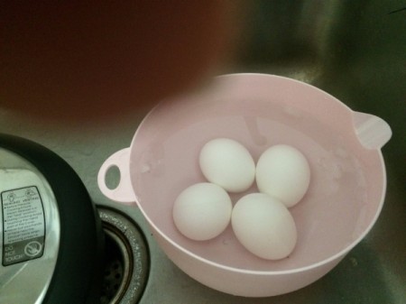 eggs in water in sink