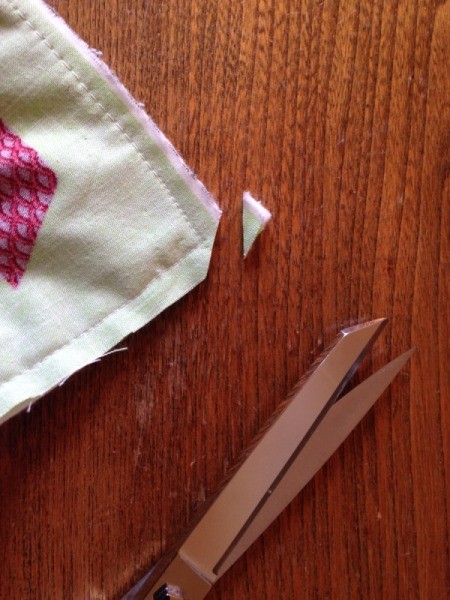 Fabric Panel Playma - snip corners