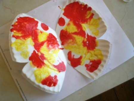 Make a Spring Butterfly from a Paper Plate - open plate