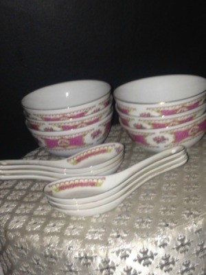 Value of Asian Soup Bowls and Spoons - white china bowls with matching spoons