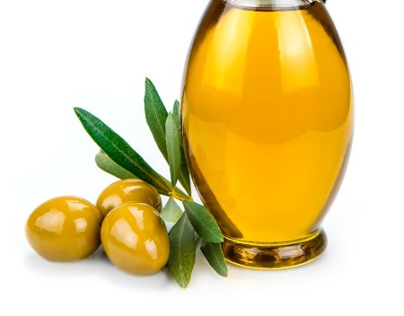 Using Olive Oil
as a Moisturizer