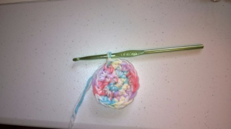 Crochet Bunny Wreath - crocheting the bunny