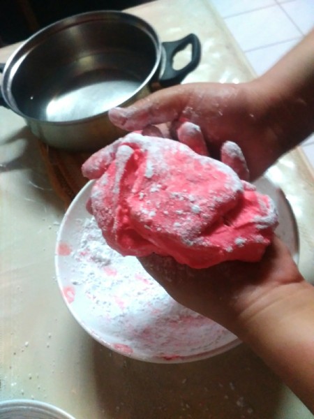 kneading 3 Ingredient Fondant