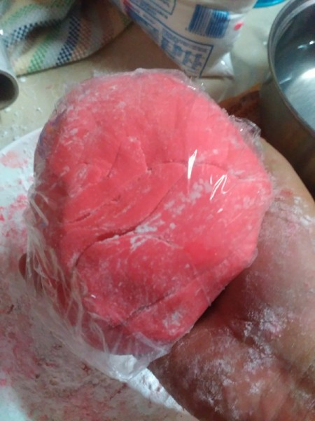 covering 3 Ingredient Fondant in plastic