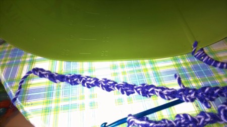 Multi-linguistic Yarn Tub - finished scalloped edge