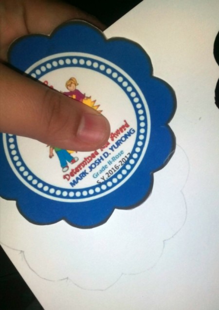 DIY Award Ribbons - trace onto a piece of cardboard and cut out