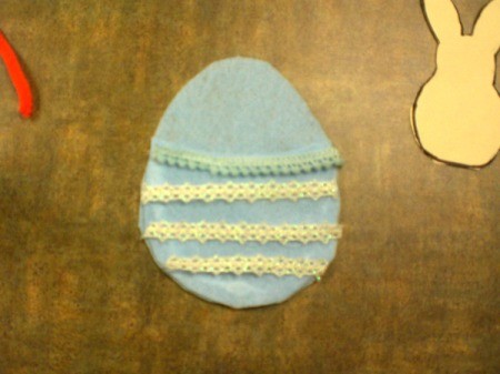 Spring Magnet or Easter Basket Decoration - glue on strips of rick rack, ribbon, etc. to decorate egg
