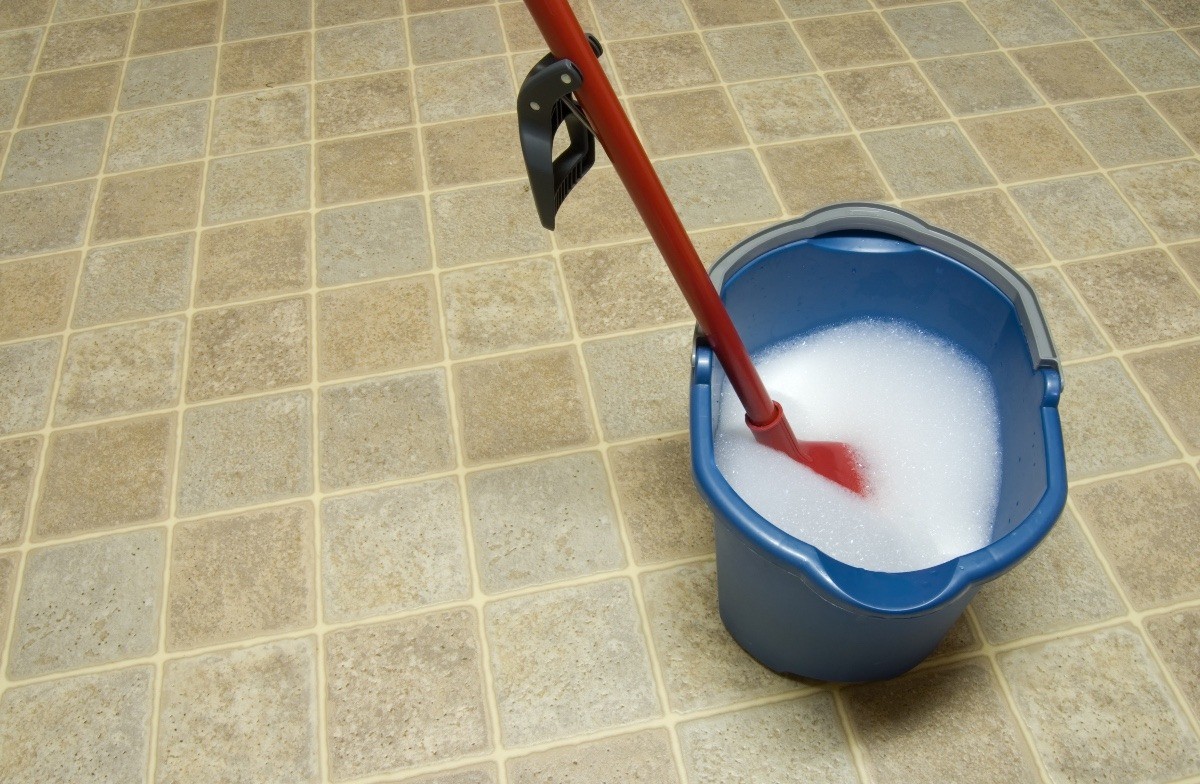 Cleaning Discolored Linoleum Thriftyfun, How To Wash Linoleum Floors With Vinegar
