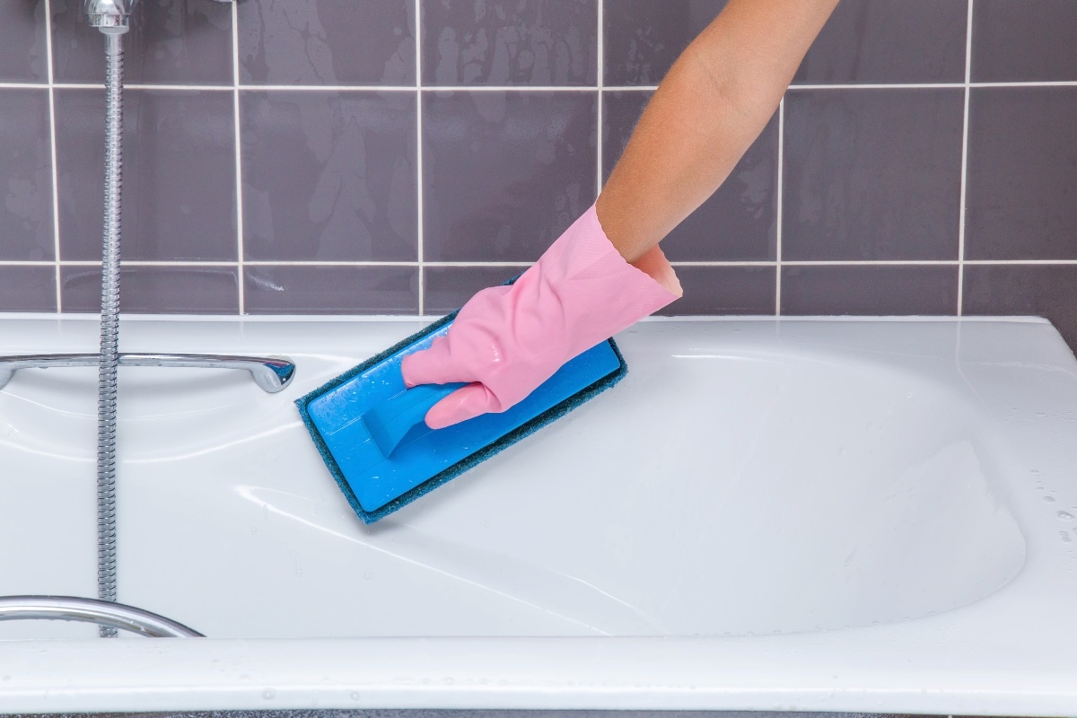 Cleaning Yellow Bleach Stains in a Plastic Bathtub?  ThriftyFun