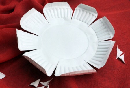 Paper Plate Flower - plate with all petals trimmed