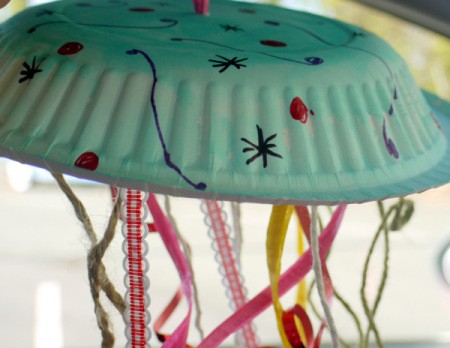 Paper Plate Jelly Fish Decoration | ThriftyFun