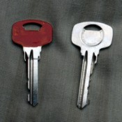 Use Nail Varnish to Mark Keys