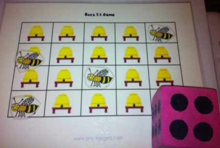 Bee 1:1 Correspondence Math Game - die showing 4 and 4 bees added to board