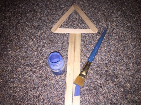 Popsicle Stick Wall Arrow - Paint and hang.