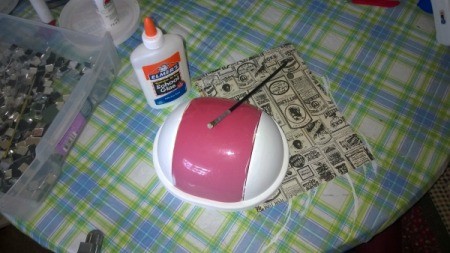 Refurbishing a Small Trash Can - spread glue on the swing top