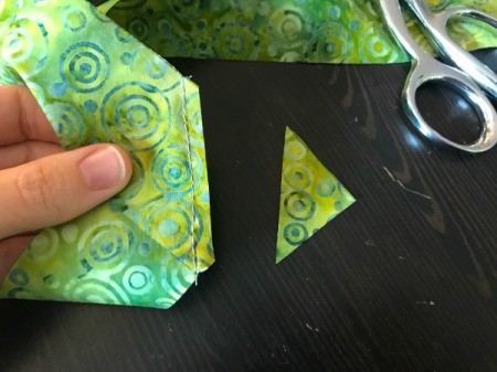 Clothespin Apron trim off extra seam allowance