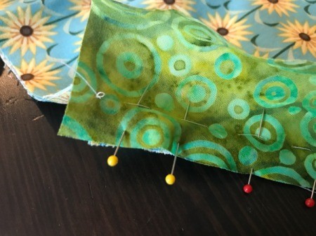 Clothespin Apron - closeup of the binding pinned on