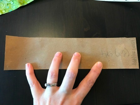 Clothespin Apron - get your waistband pattern