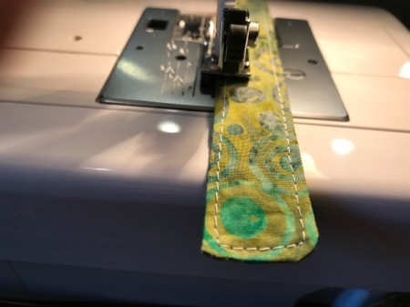 Clothespin Apron - continue around complete length of both ties and turn to stitch top, ends, and bottom