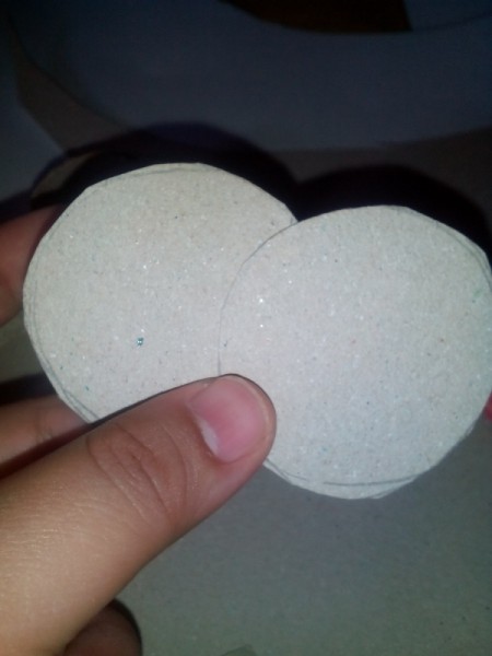 Cling Wrap Roll as Pencil Case - cut two cardboard circles