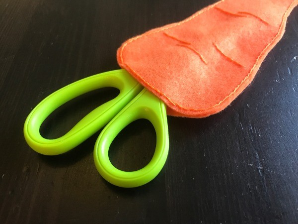 Felt Carrot Scissors Holder