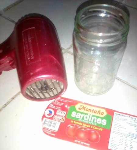 Use a Hair Dryer for Removing Jar Labels | ThriftyFun