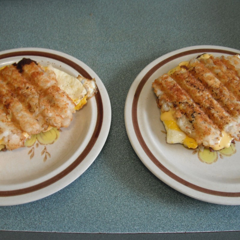 tater-tot-breakfast-sandwich-thriftyfun