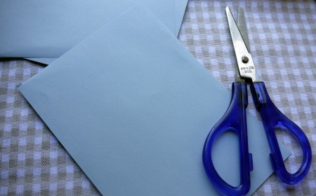 Easy Elegant Paper Party Favours -cut paper into 4 pieces