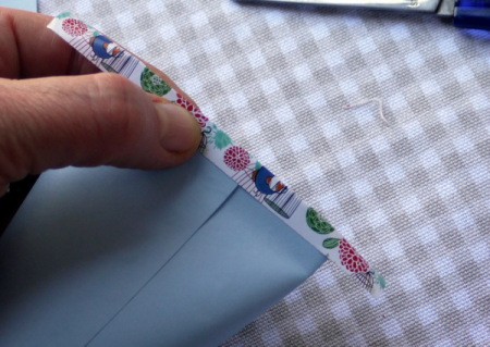 Easy Elegant Paper Party Favours - tape folded over the end