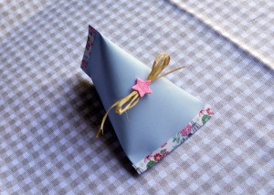 Easy Elegant Paper Party Favours - finished blue paper candy filled favor