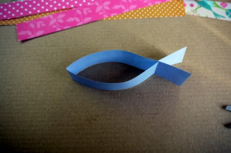 Fluttering Fish - pinching the end away from the notches will result in a more fishy shape