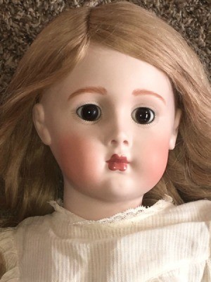 Identifying a Porcelain Doll - closeup of face
