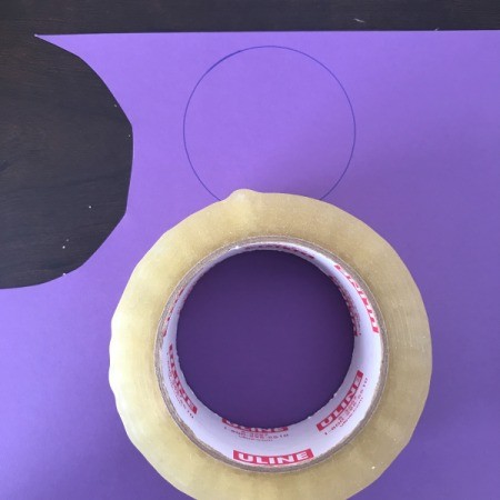 3D Flower Mother's Day Card - using a roll of tape to trace a circle