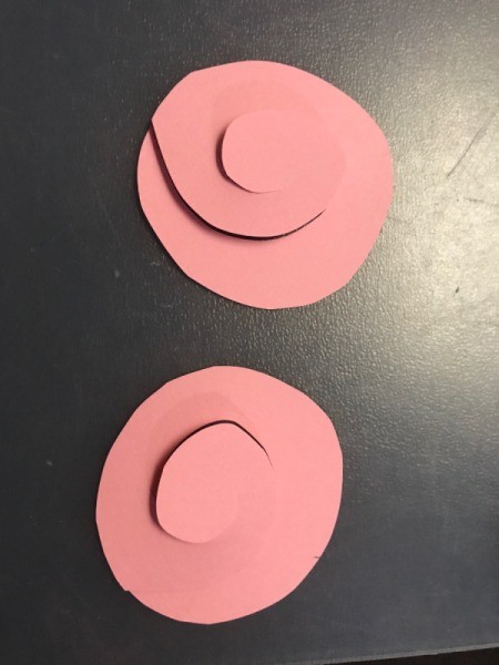 Hanging Floral Heart - pink spirals